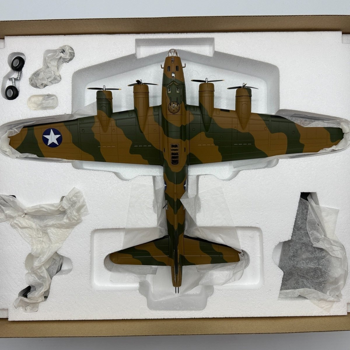 Corgi Aviation Archive 1:72 AA33304 B - 17E "Yankee Doodle" 414 Squadron Diecast - Corgi