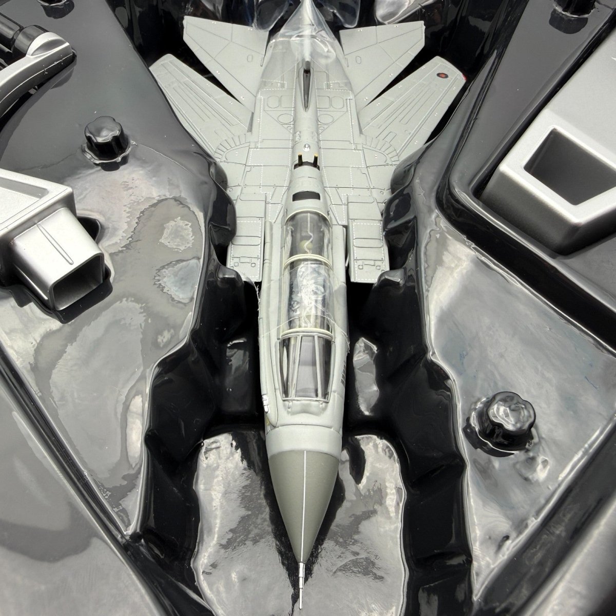 Corgi Aviation Archive 1:72 AA33616 Panavia Tornado GR4 Operation Ellamy - Corgi