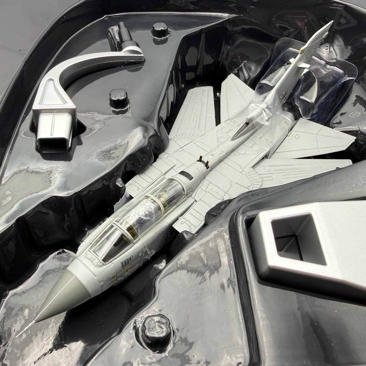 Corgi Aviation Archive 1:72 AA33616 Panavia Tornado GR4 Operation Ellamy - Corgi