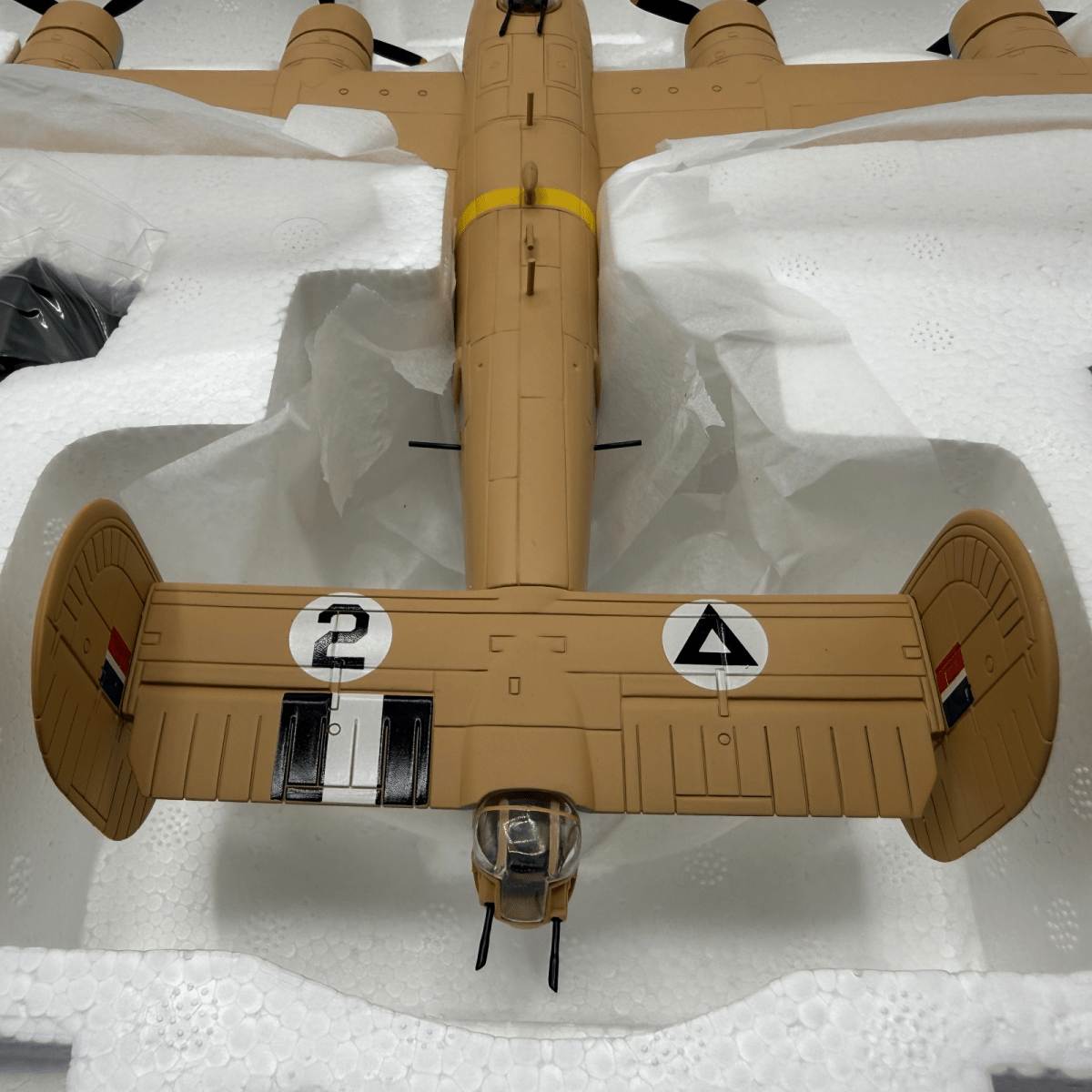 Corgi Aviation Archive 1:72 AA34003 B24D Liberator 'Strawberry Bitch' - Corgi