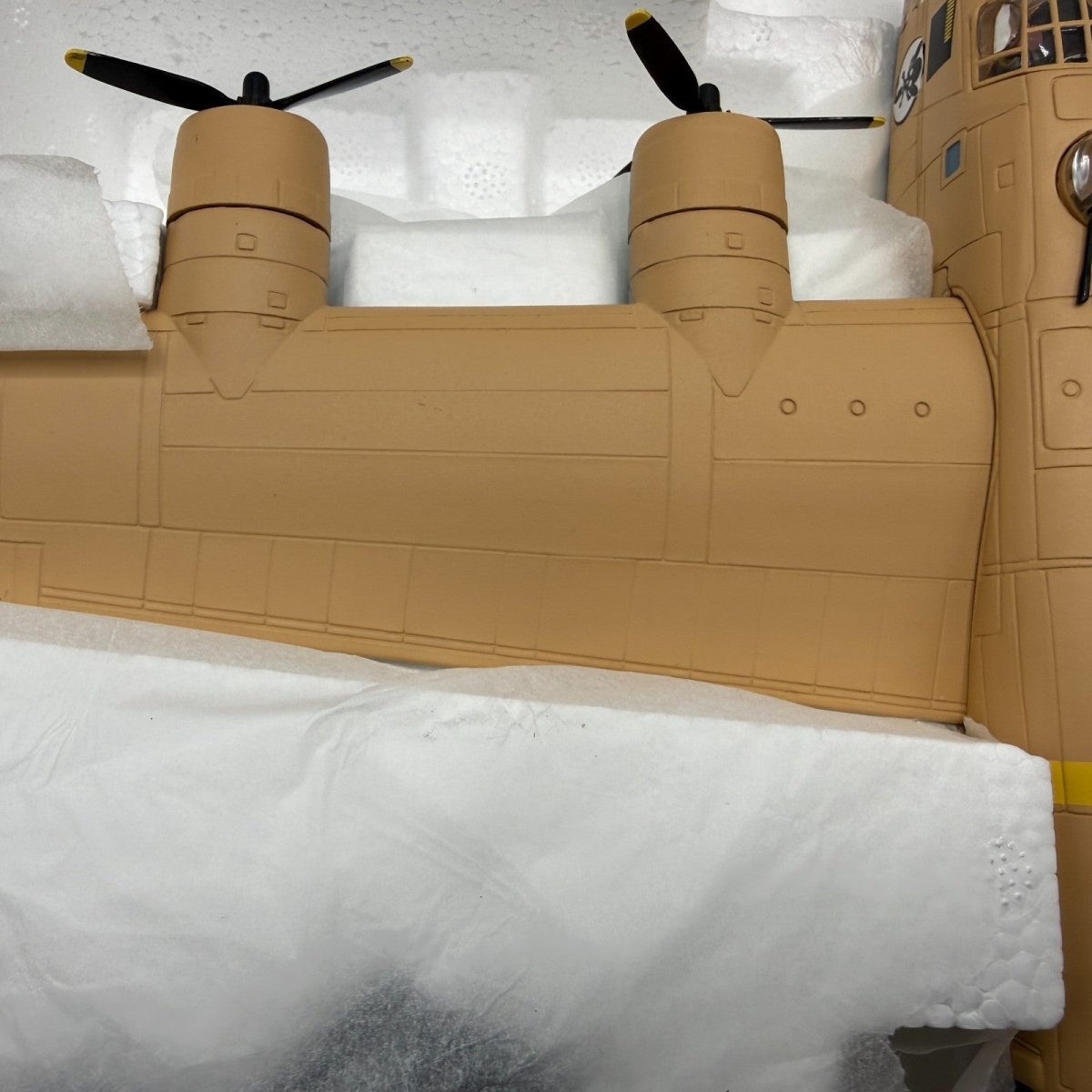 Corgi Aviation Archive 1:72 AA34003 B24D Liberator 'Strawberry Bitch' - Corgi