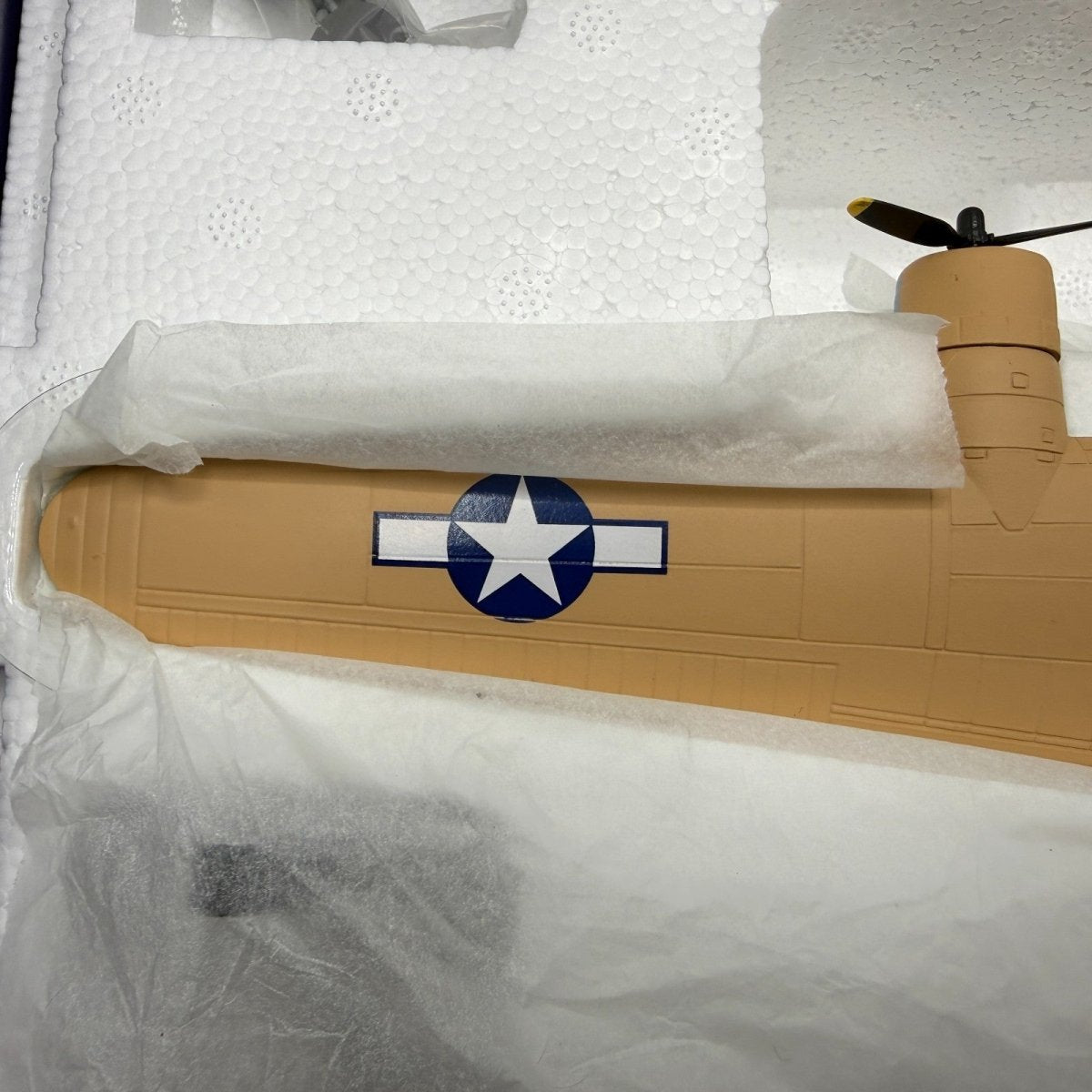 Corgi Aviation Archive 1:72 AA34003 B24D Liberator 'Strawberry Bitch' - Corgi