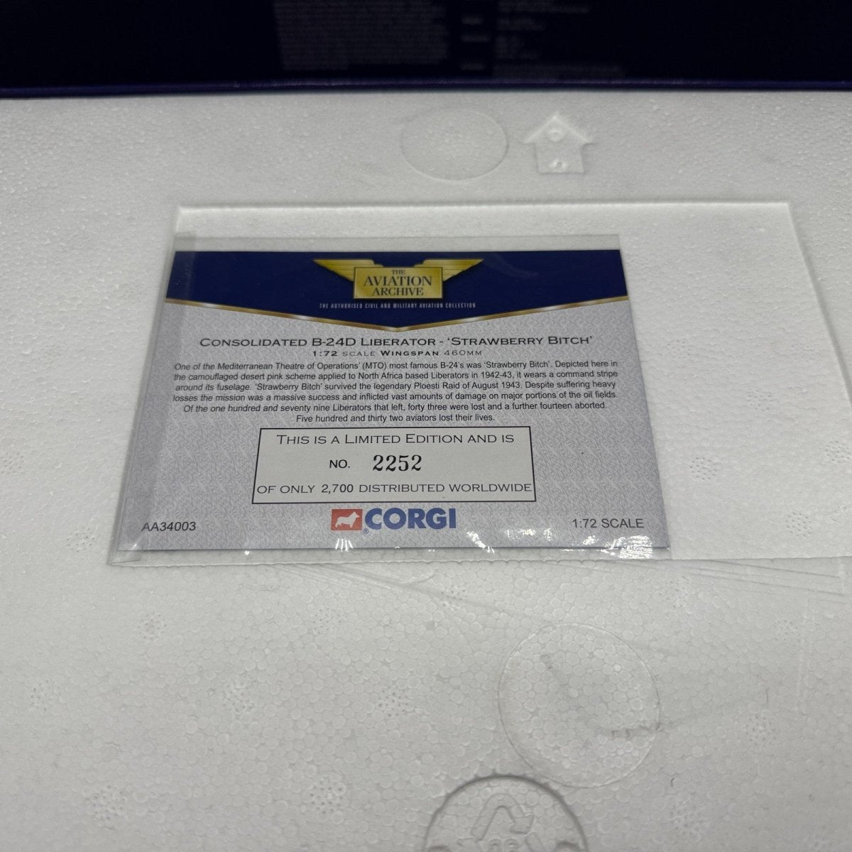 Corgi Aviation Archive 1:72 AA34003 B24D Liberator 'Strawberry Bitch' - Corgi