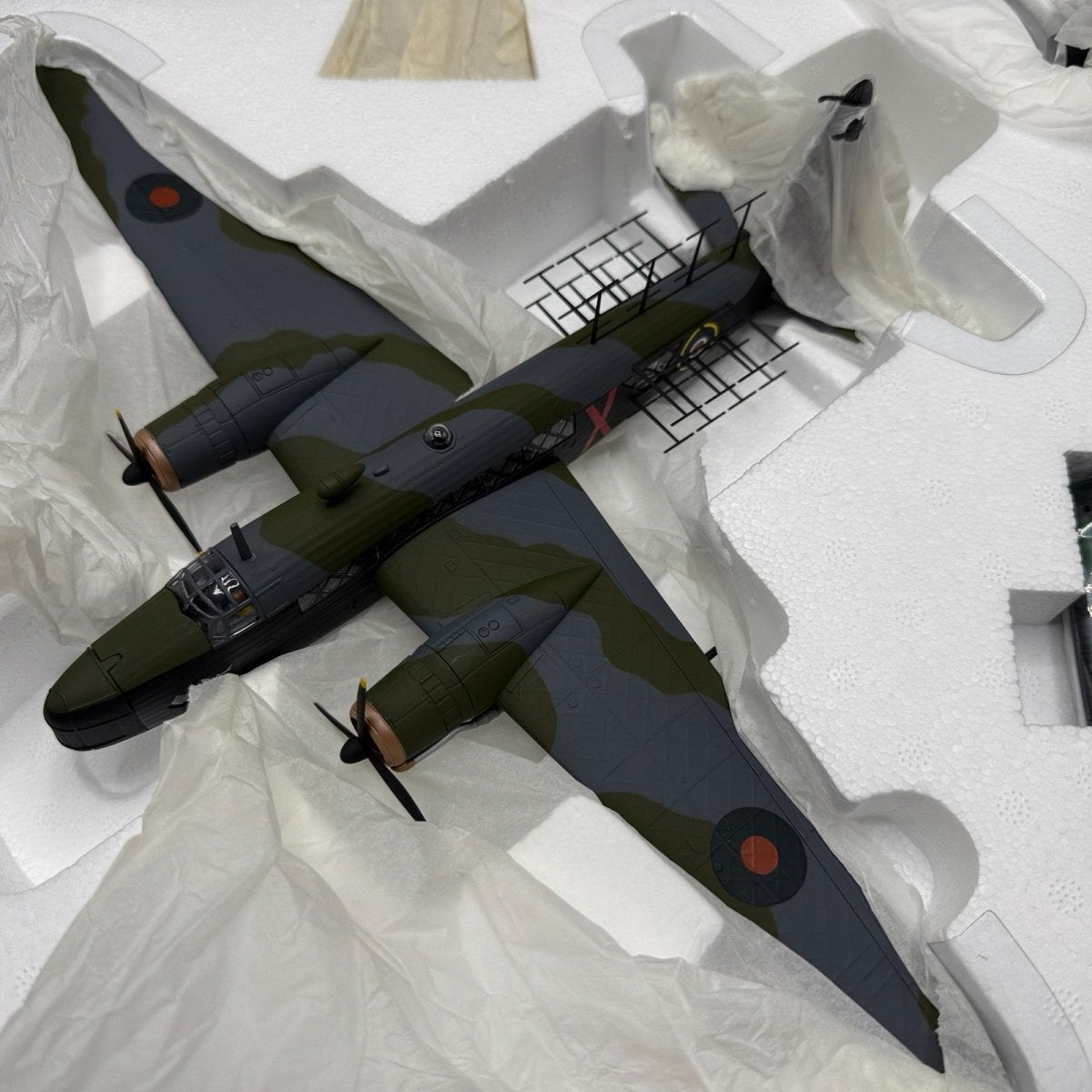 Corgi Aviation Archive 1:72 AA34804 Wellington MKVIII HX604, 221 Sqn - Corgi