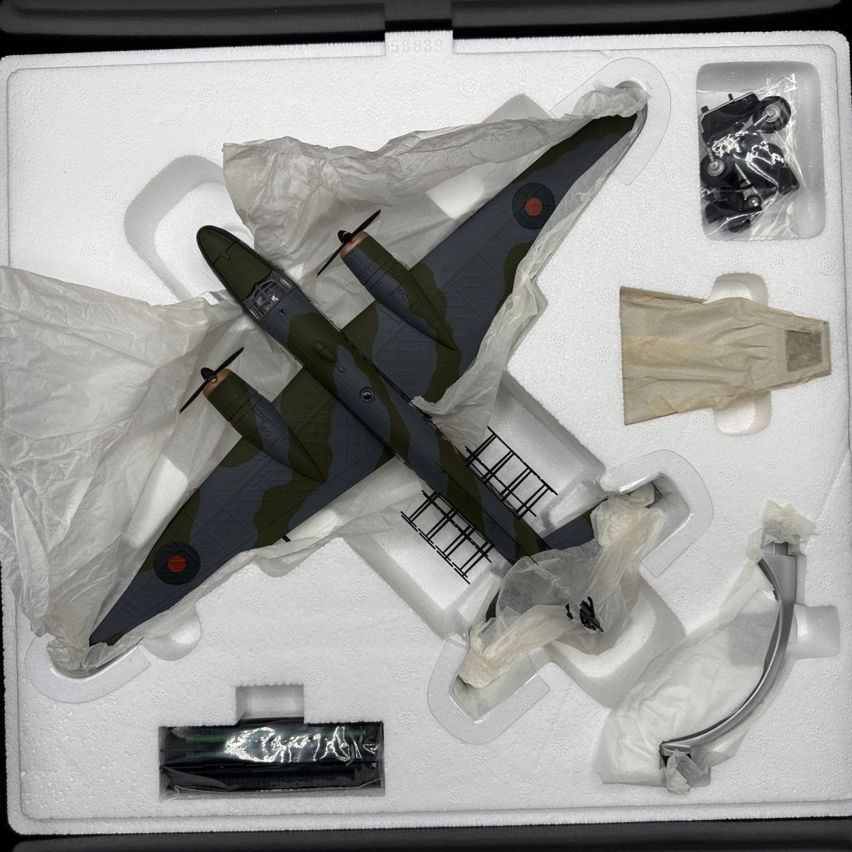 Corgi Aviation Archive 1:72 AA34804 Wellington MKVIII HX604, 221 Sqn - Corgi
