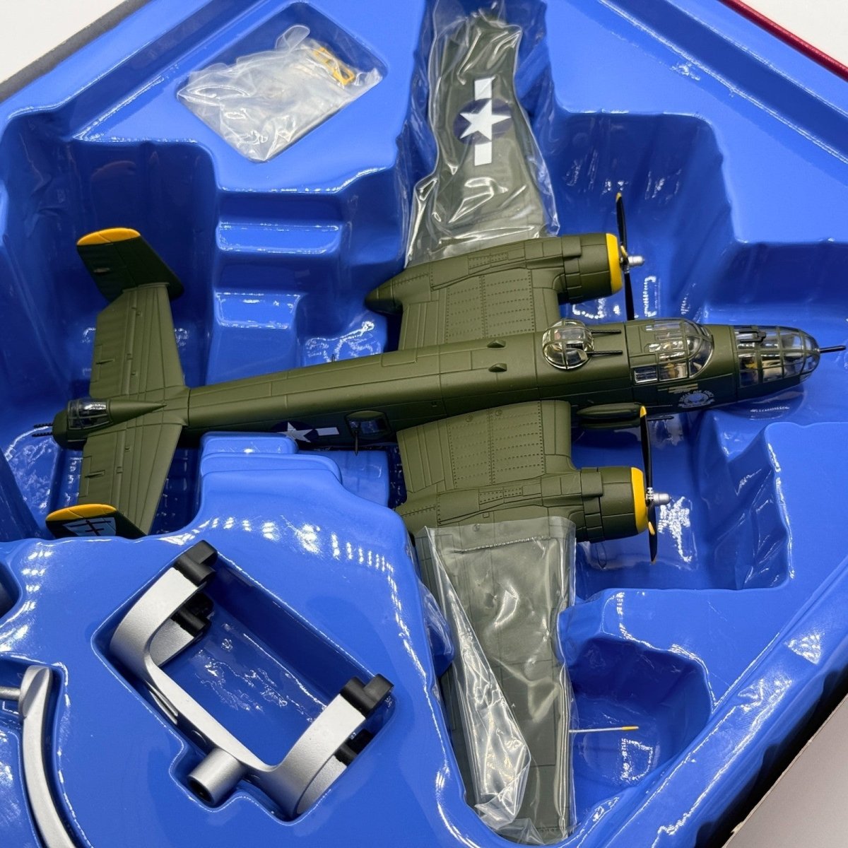 Corgi Aviation Archive 1:72 AA35301 B - 25J Mitchell "Heavenly Body" 42nd BG 1944 - Corgi