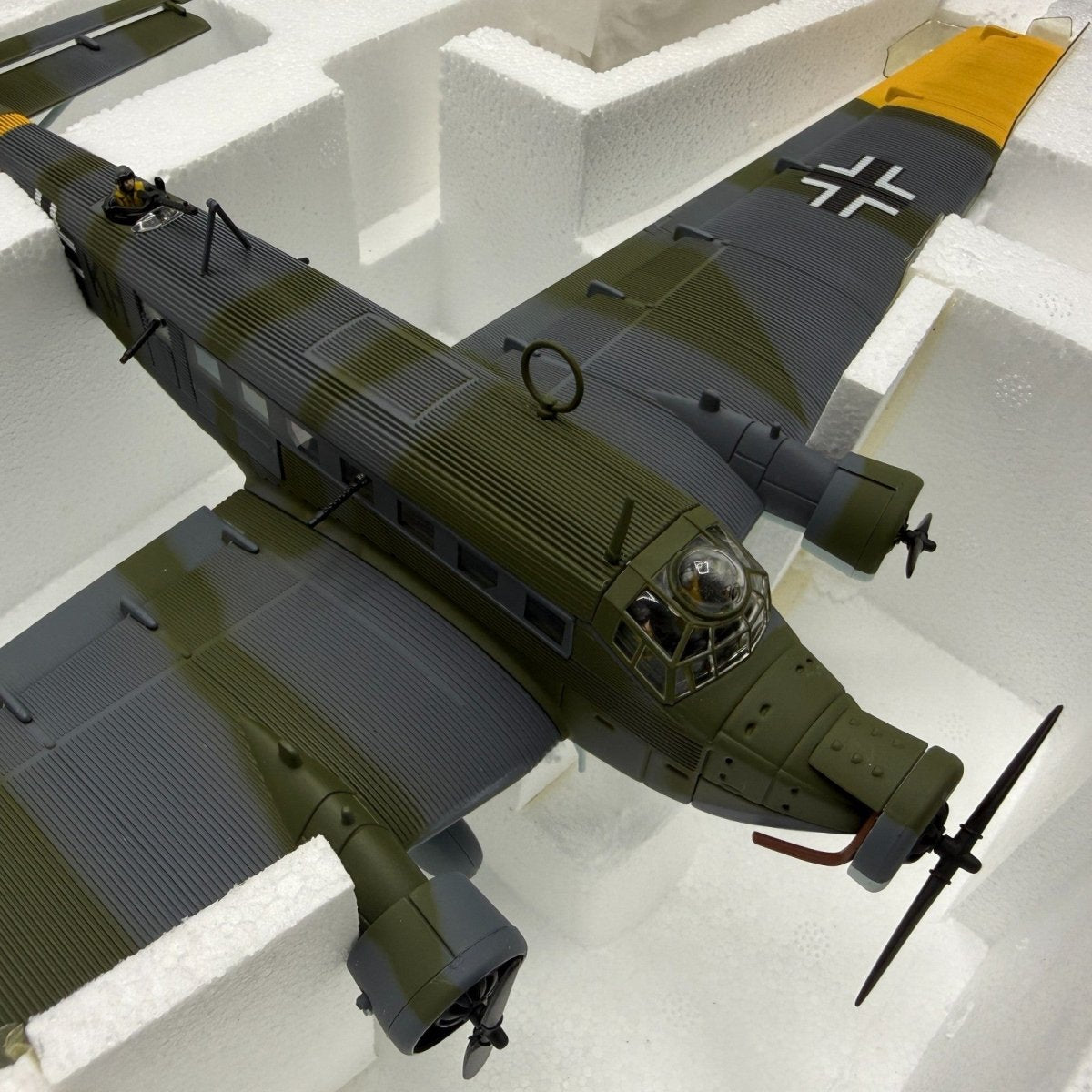 Corgi Aviation Archive 1:72 AA36902 Junkers JU52 Budaros Airfield 1944 - Corgi