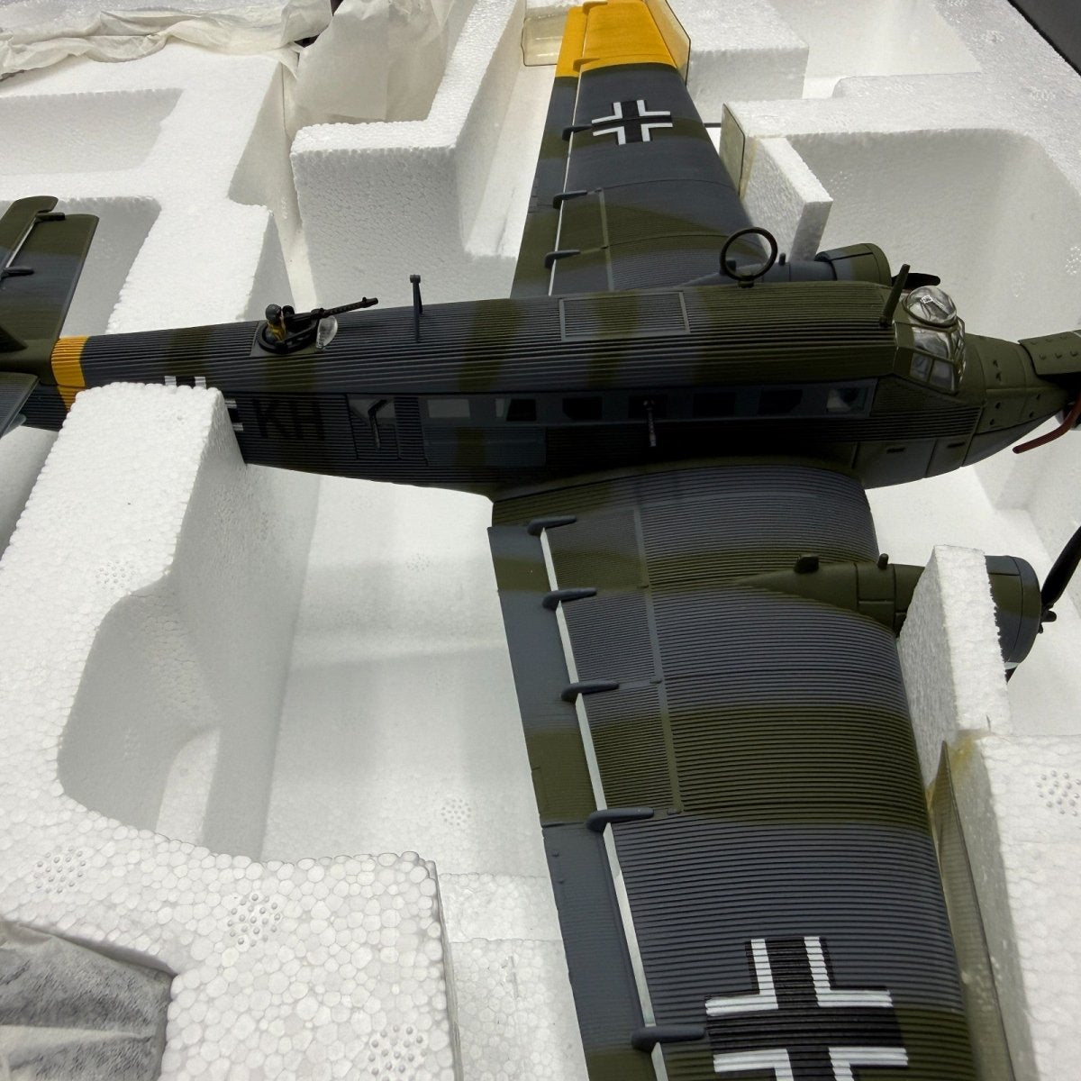 Corgi Aviation Archive 1:72 AA36902 Junkers JU52 Budaros Airfield 1944 - Corgi