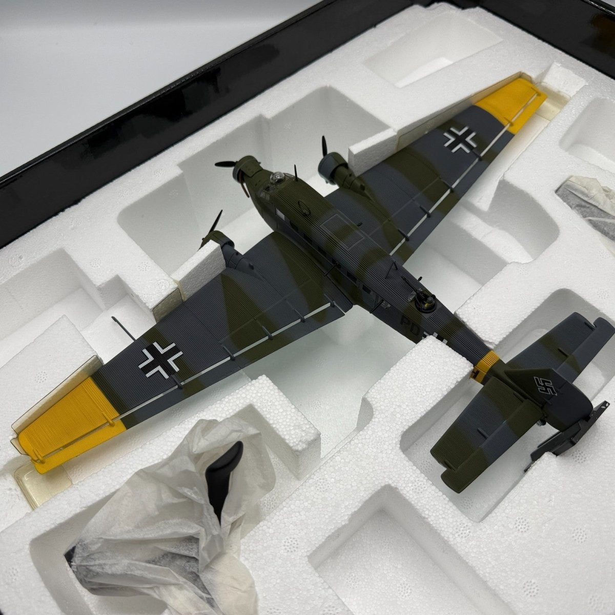 Corgi Aviation Archive 1:72 AA36902 Junkers JU52 Budaros Airfield 1944 - Corgi