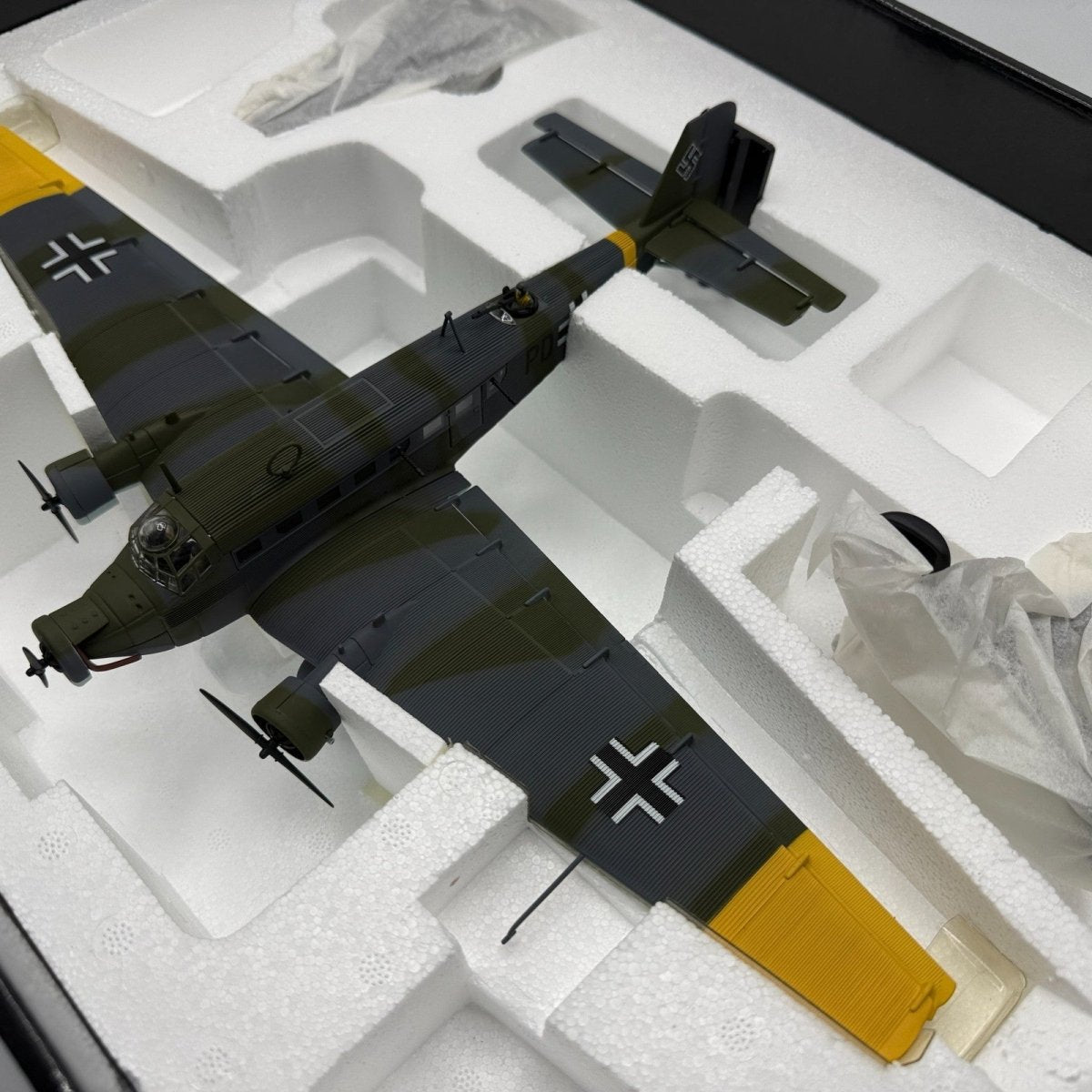 Corgi Aviation Archive 1:72 AA36902 Junkers JU52 Budaros Airfield 1944 - Corgi