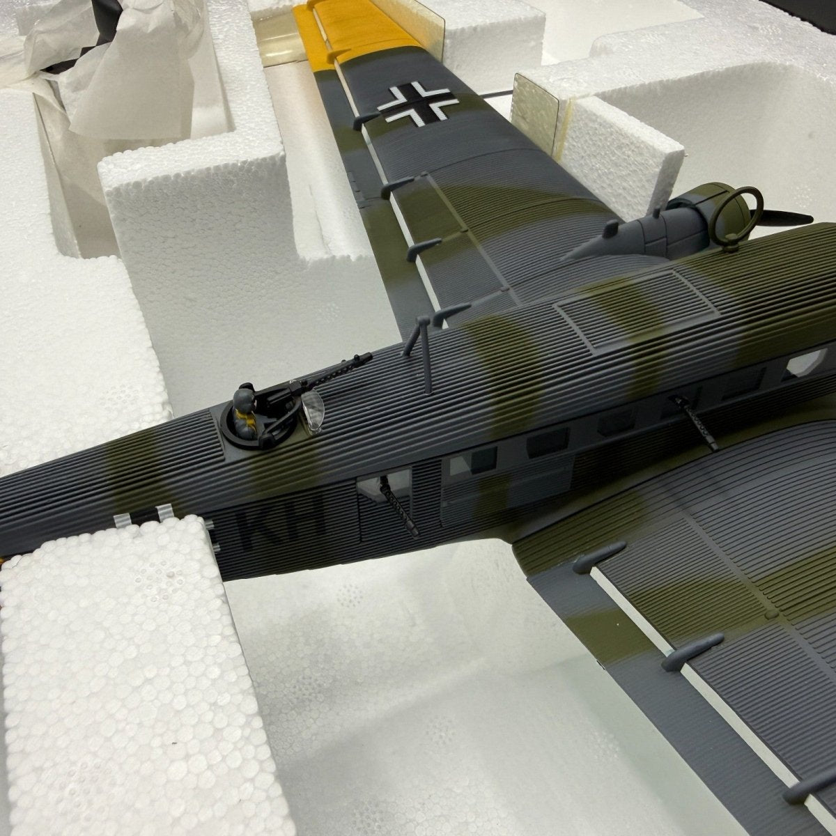 Corgi Aviation Archive 1:72 AA36902 Junkers JU52 Budaros Airfield 1944 - Corgi
