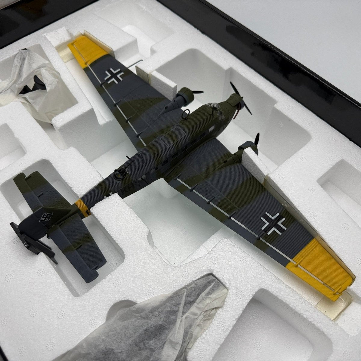 Corgi Aviation Archive 1:72 AA36902 Junkers JU52 Budaros Airfield 1944 - Corgi
