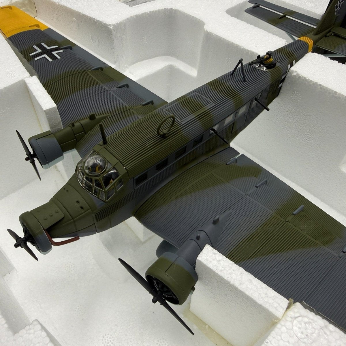 Corgi Aviation Archive 1:72 AA36902 Junkers JU52 Budaros Airfield 1944 - Corgi