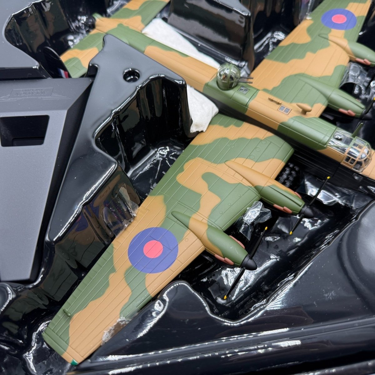 Corgi Aviation Archive 1:72 AA37201 Halifax B.MK.II Series 1, RAF 35 Sqn 1942 - Corgi