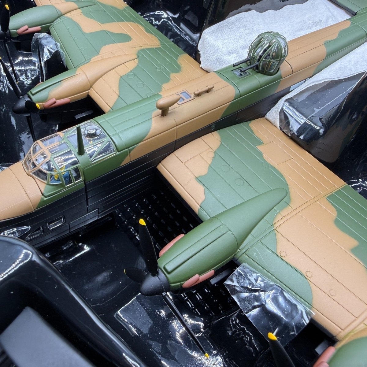 Corgi Aviation Archive 1:72 AA37201 Halifax B.MK.II Series 1, RAF 35 Sqn 1942 - Corgi