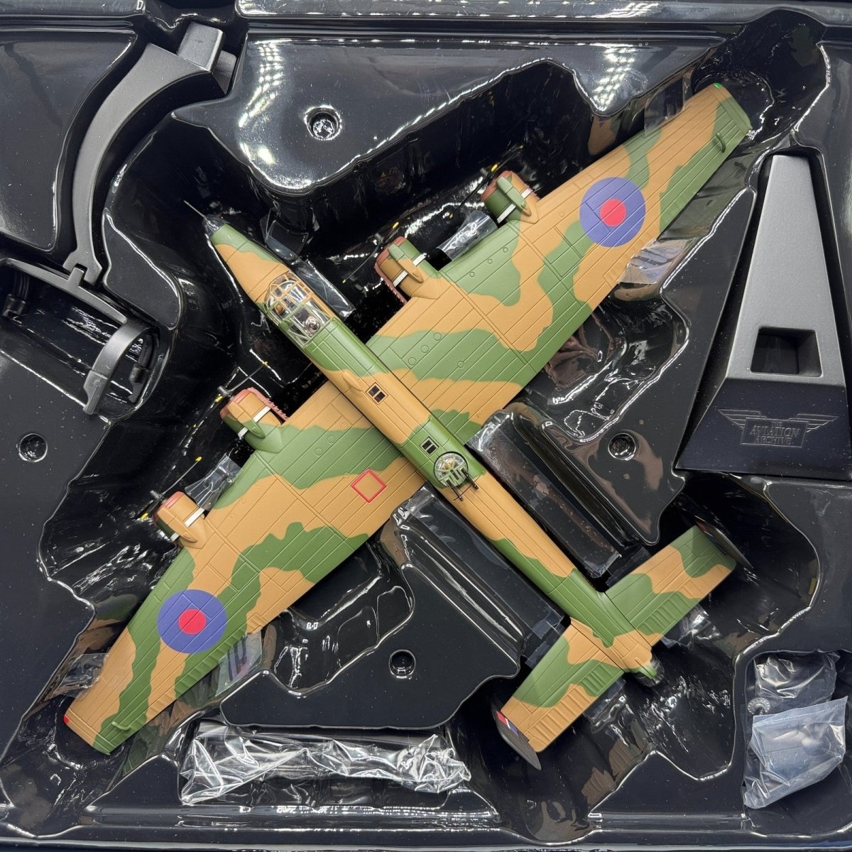 Corgi Aviation Archive 1:72 AA37204 Halifax ‘Friday the 13th’ 158 Squadron - Corgi