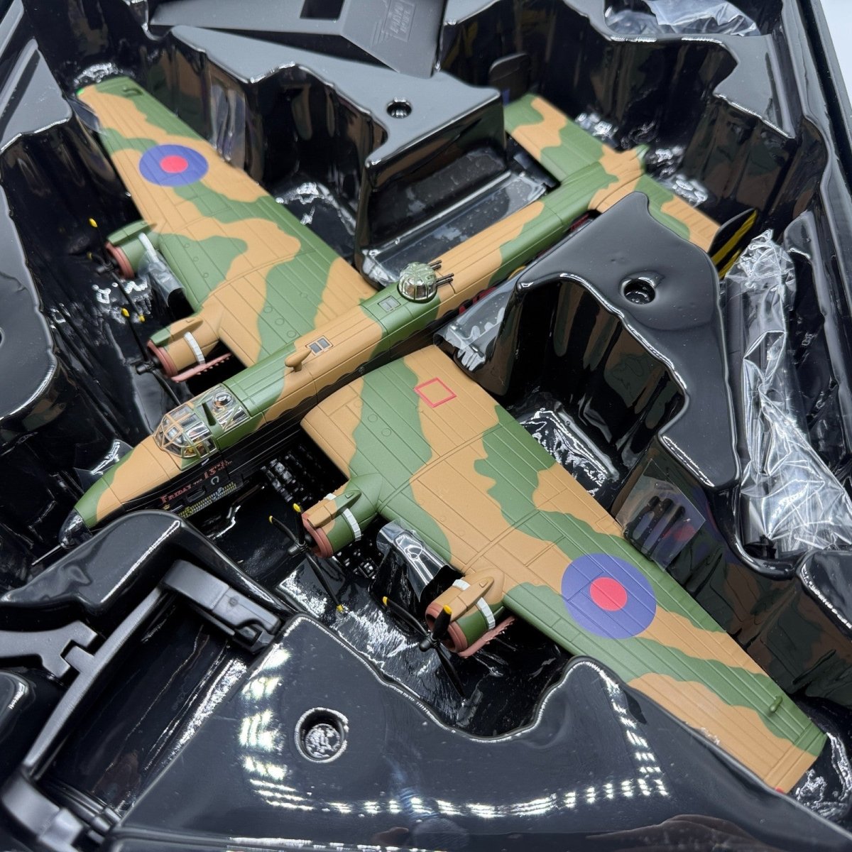 Corgi Aviation Archive 1:72 AA37204 Halifax ‘Friday the 13th’ 158 Squadron - Corgi