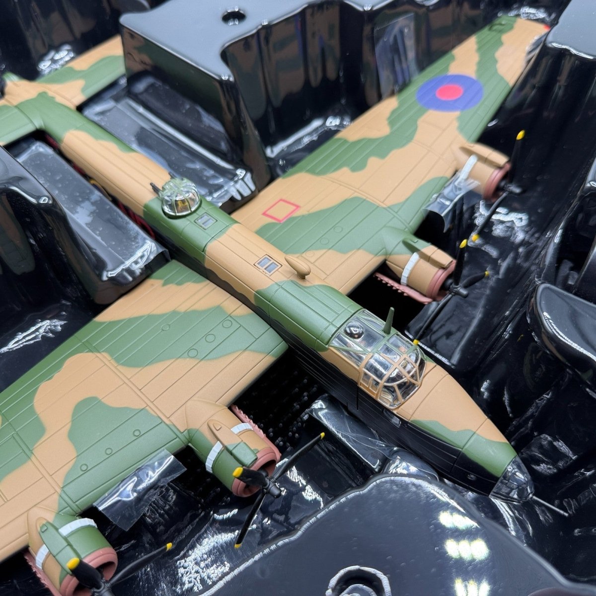 Corgi Aviation Archive 1:72 AA37204 Halifax ‘Friday the 13th’ 158 Squadron - Corgi