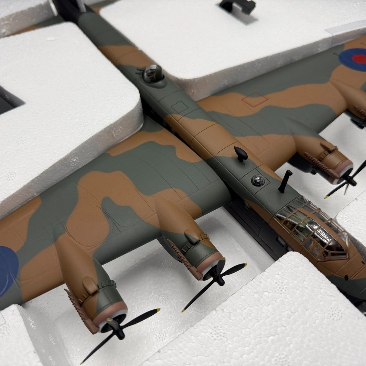 Corgi Aviation Archive 1:72 AA39502 Short Stirling MKI, F/Sgt Middleton - Corgi