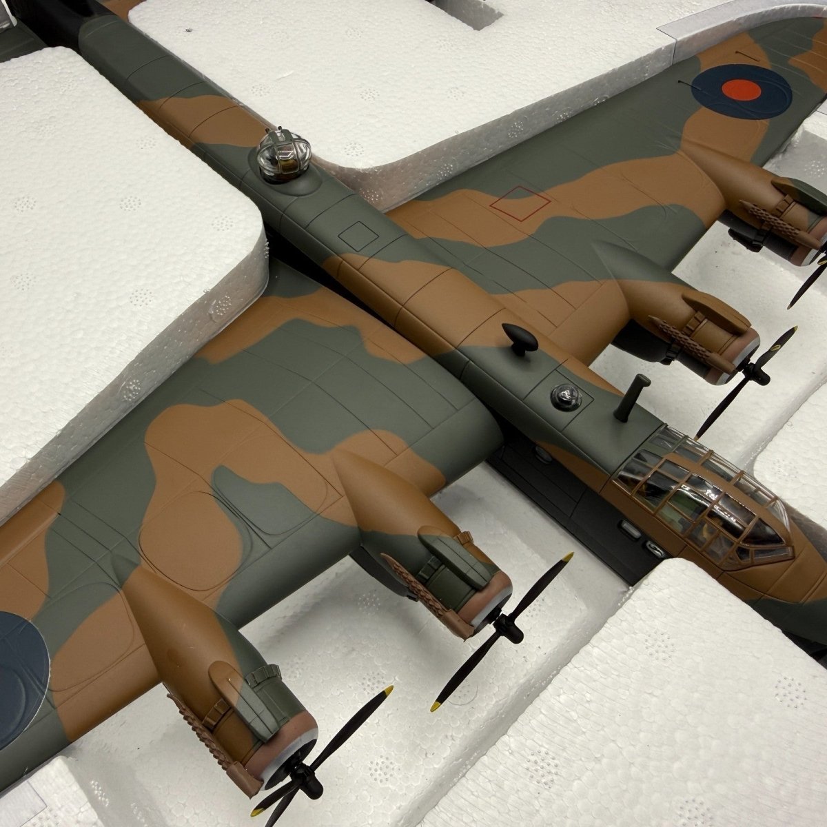 Corgi Aviation Archive 1:72 AA39503 Short Stirling MKIII, RAF 218 Sqn - Corgi