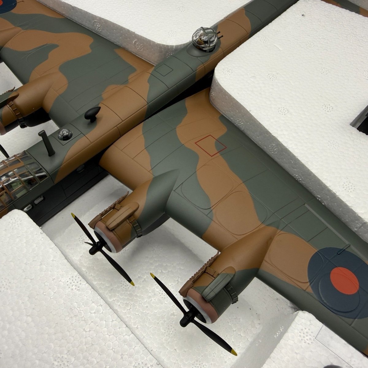 Corgi Aviation Archive 1:72 AA39503 Short Stirling MKIII, RAF 218 Sqn - Corgi
