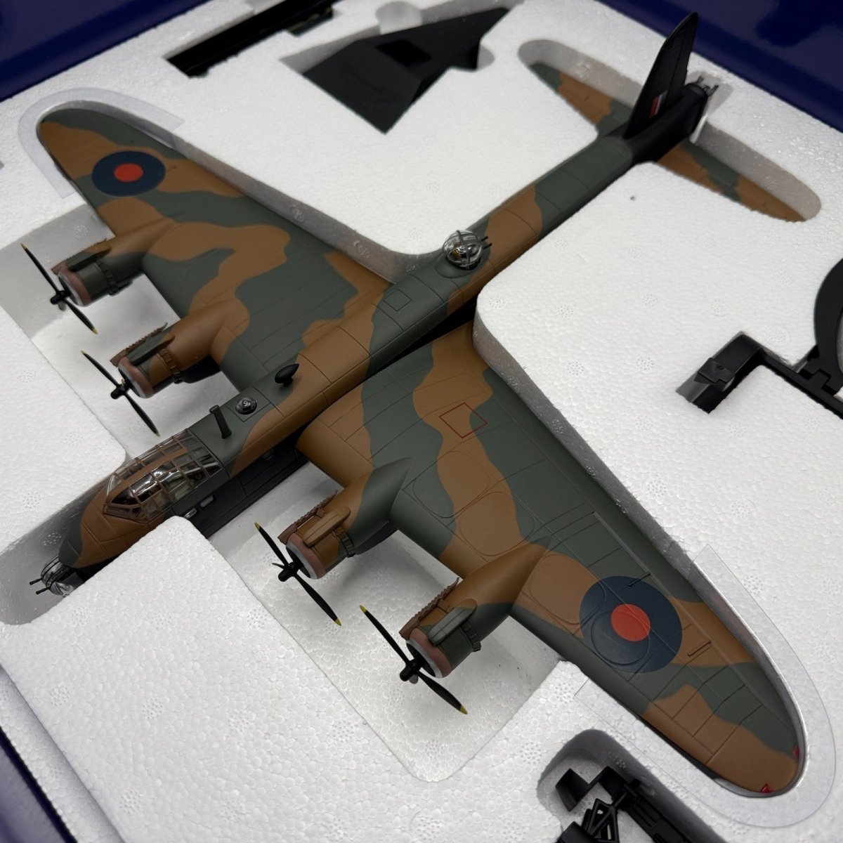 Corgi Aviation Archive 1:72 AA39503 Short Stirling MKIII, RAF 218 Sqn - Corgi
