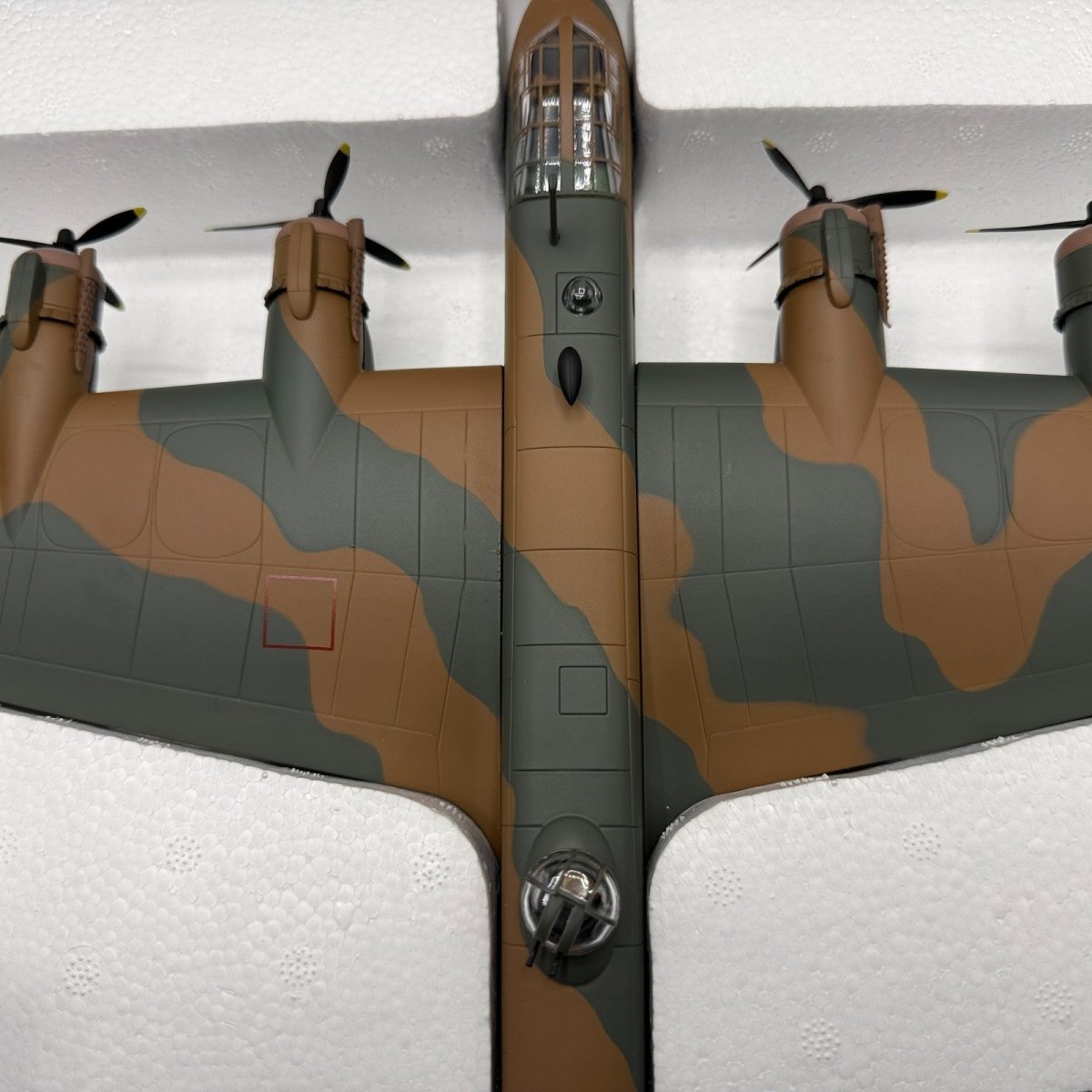 Corgi Aviation Archive 1:72 AA39503 Short Stirling MKIII, RAF 218 Sqn - Corgi