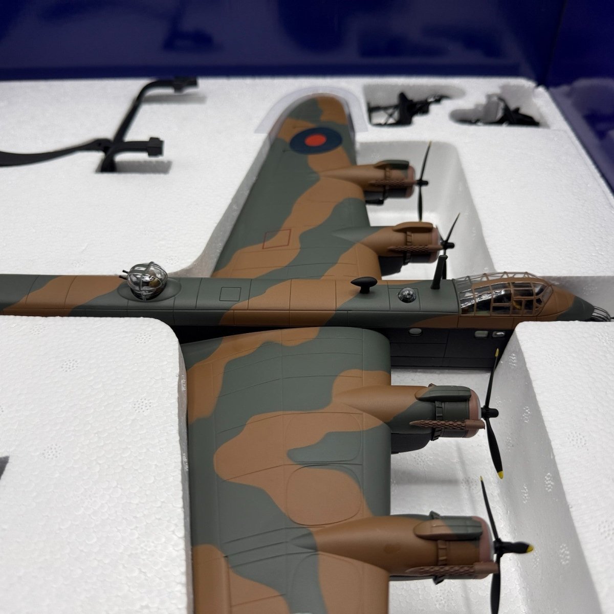 Corgi Aviation Archive 1:72 AA39503 Short Stirling MKIII, RAF 218 Sqn - Corgi