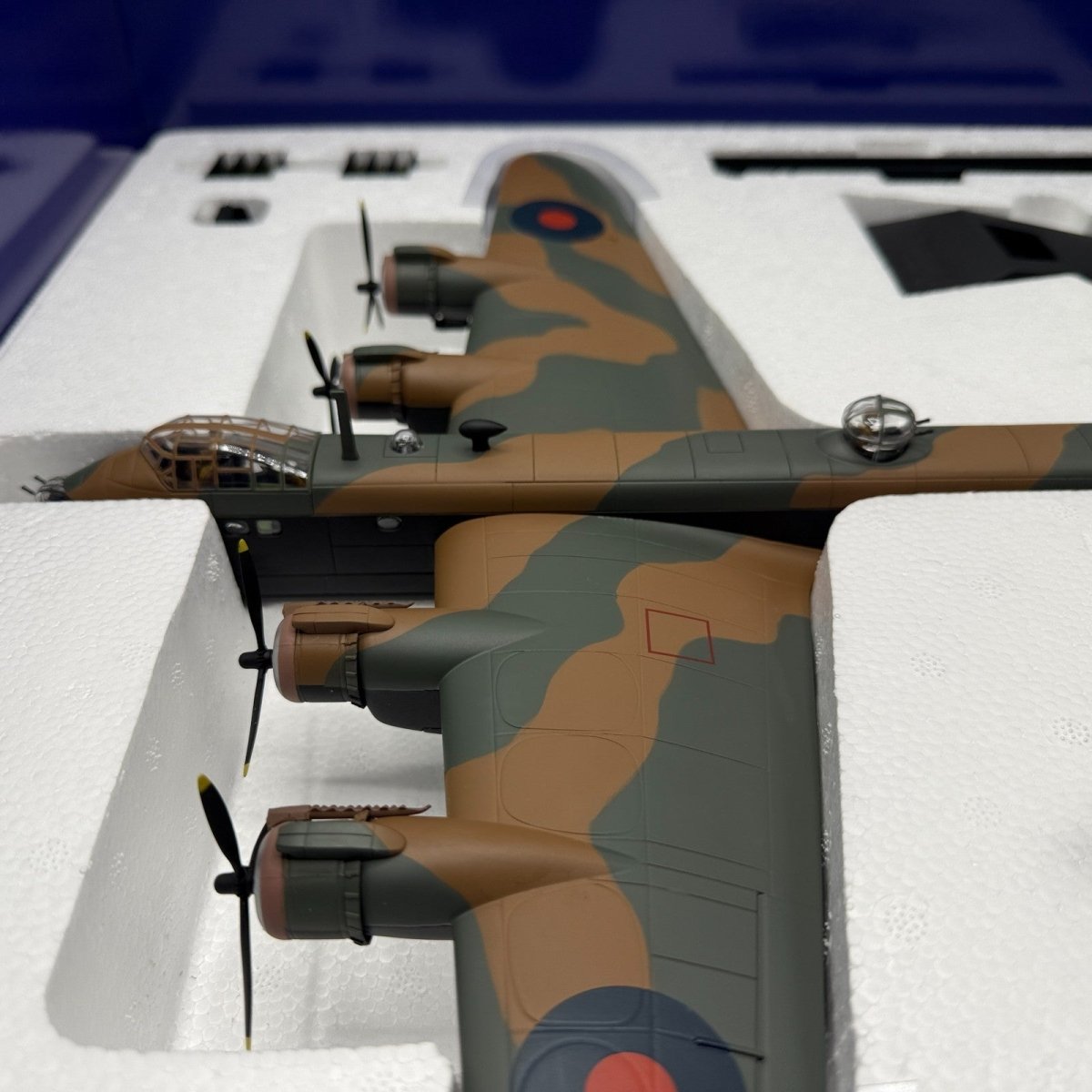 Corgi Aviation Archive 1:72 AA39503 Short Stirling MKIII, RAF 218 Sqn - Corgi