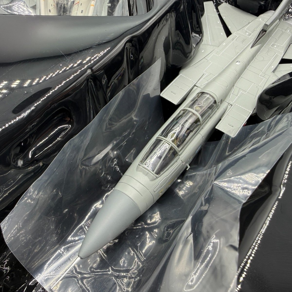 Corgi Aviation Archive 1:72 AA39801 Tornado F3, 111 Sqn, RAF Leuchars Scotland - Corgi