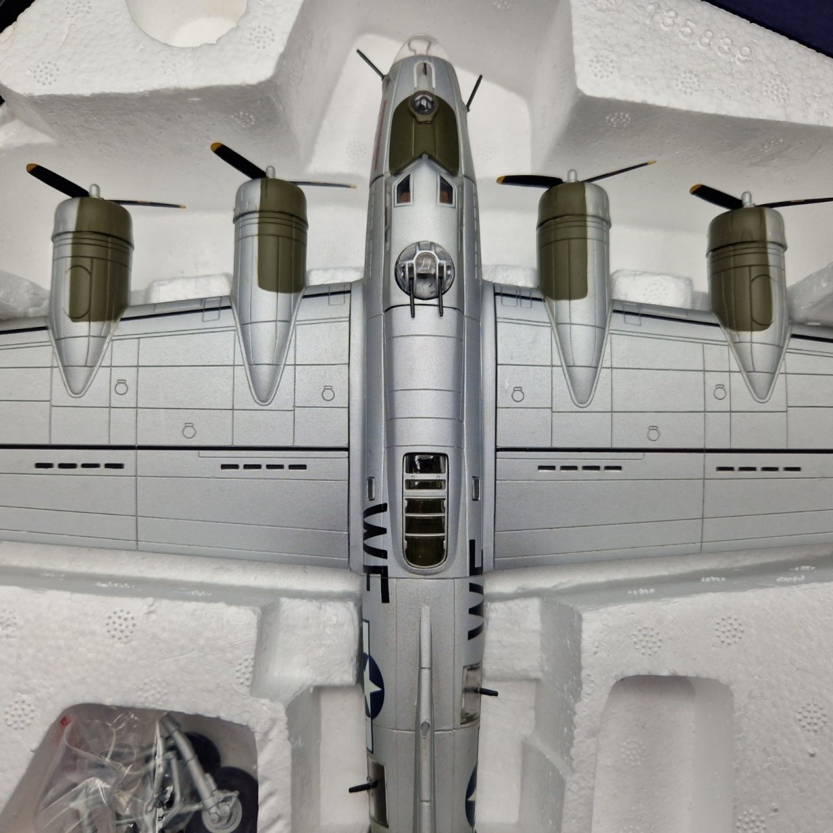 Corgi Aviation Archive 1:72 B - 17G 'FLAK EATER' Eighth Air Force AA33318 - The Collectables Vault