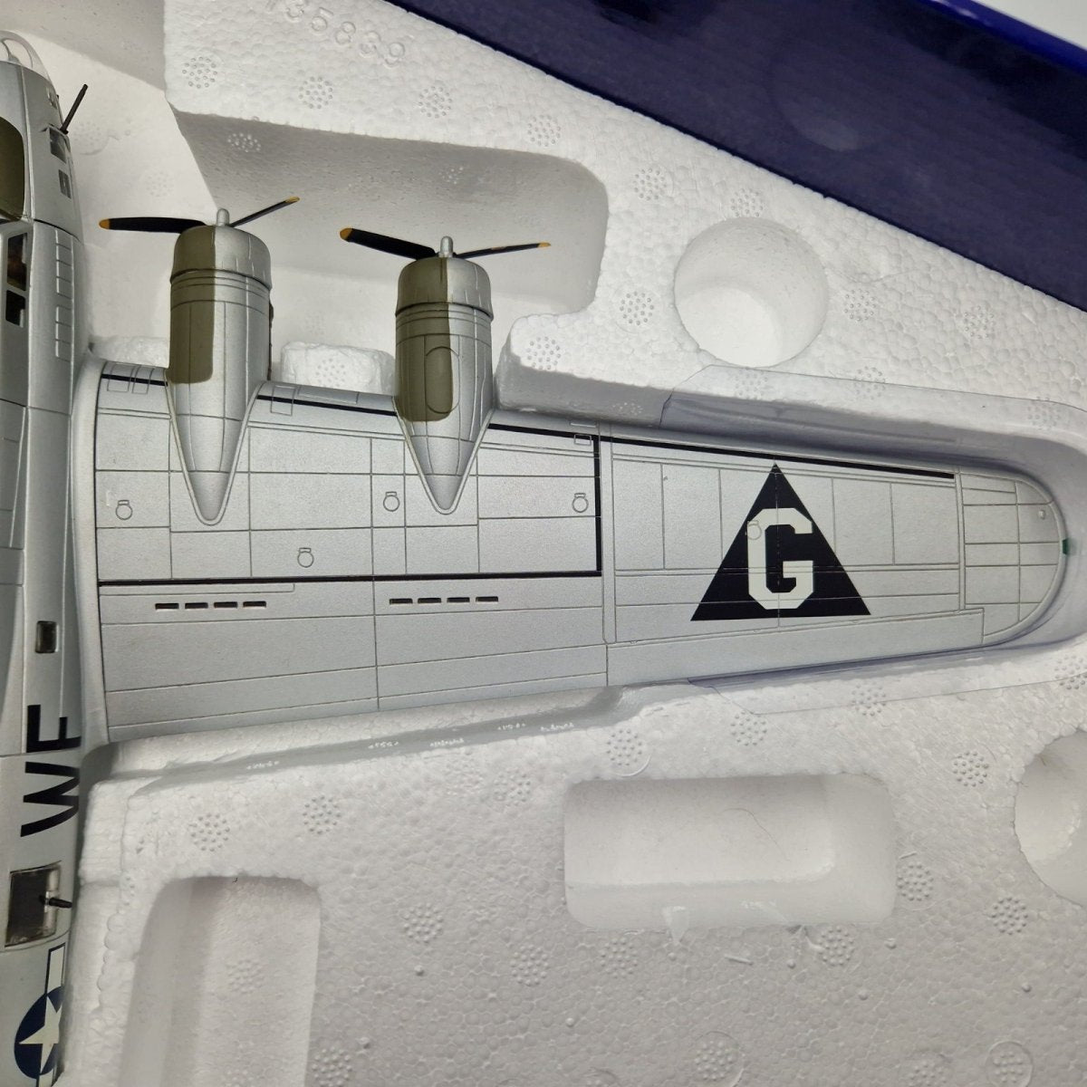 Corgi Aviation Archive 1:72 B - 17G 'FLAK EATER' Eighth Air Force AA33318 - The Collectables Vault