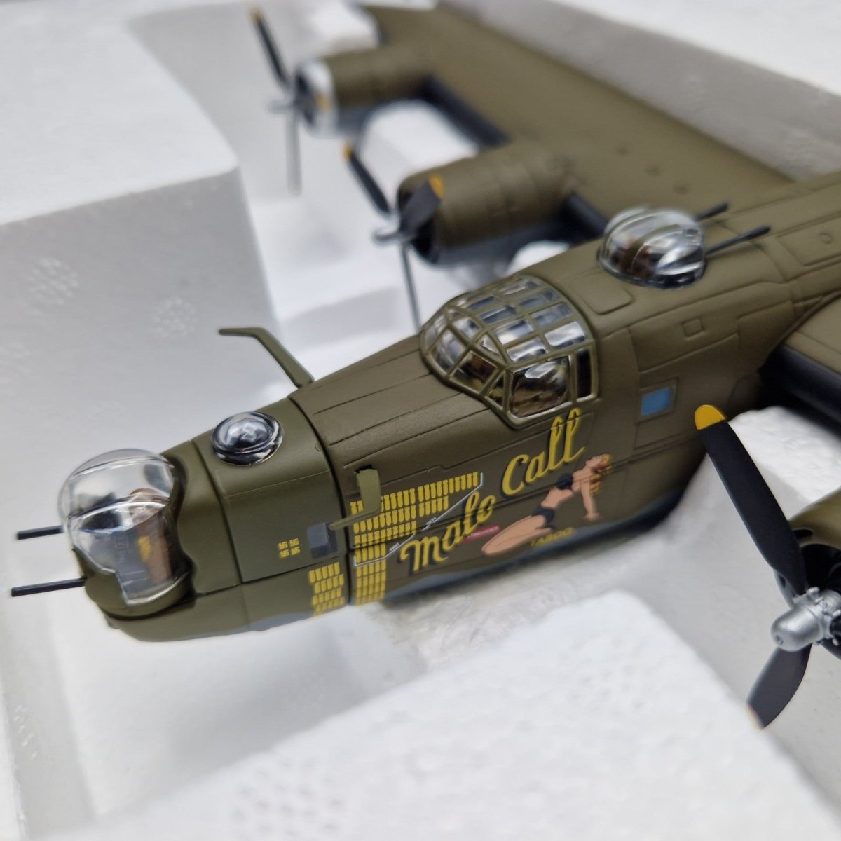 Corgi Aviation Archive 1:72 B - 24 Liberator 'Male Call' Eighth Air Force AA34018 - Corgi