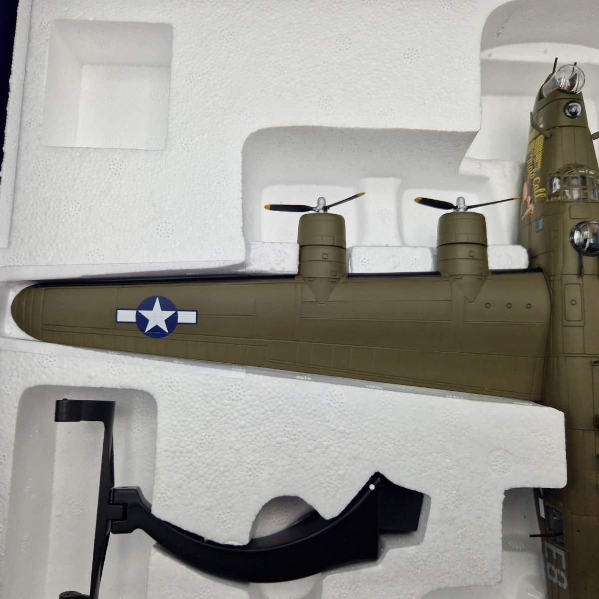 Corgi Aviation Archive 1:72 B - 24 Liberator 'Male Call' Eighth Air Force AA34018 - Corgi