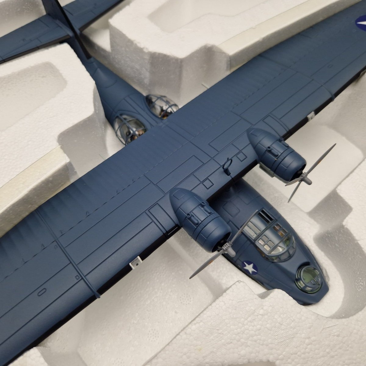 Corgi Aviation Archive 1:72 Catalina John S. McCain, Henderson Field US36109 - Corgi