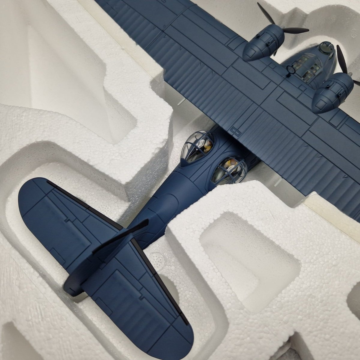 Corgi Aviation Archive 1:72 Catalina John S. McCain, Henderson Field US36109 - Corgi