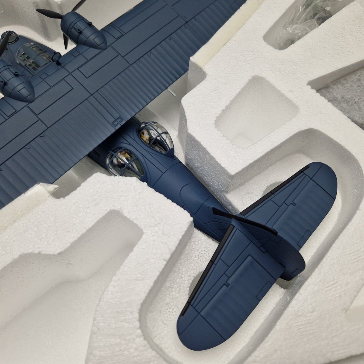Corgi Aviation Archive 1:72 Catalina John S. McCain, Henderson Field US36109 - Corgi