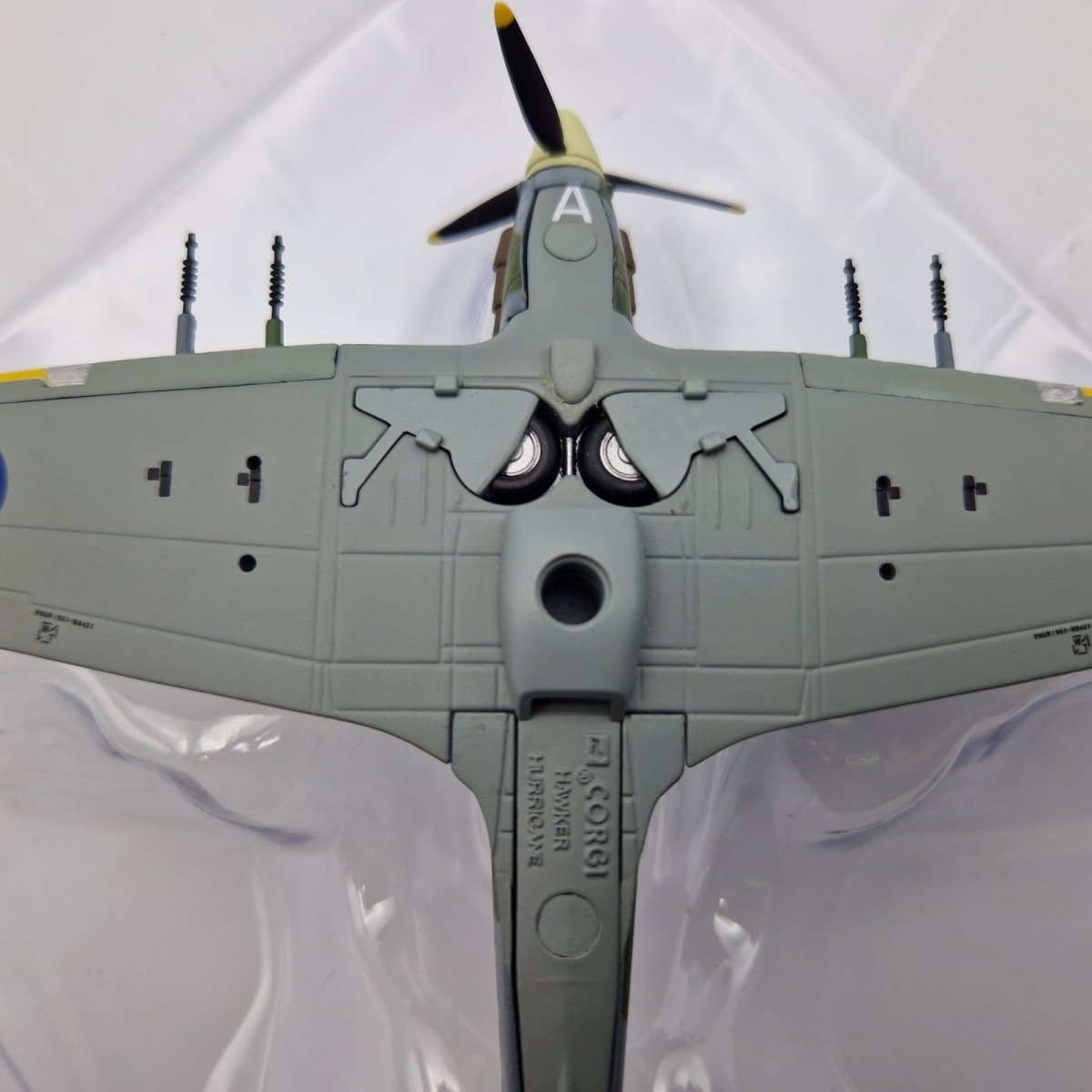 Corgi Aviation Archive 1:72 Hurricane MK.IIC, 43 Sqn RAF, AA39702A - Corgi