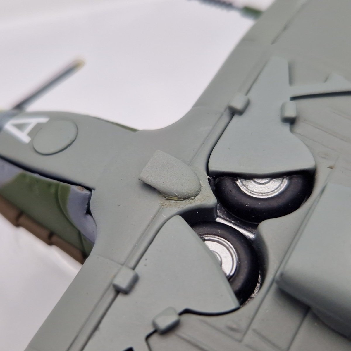 Corgi Aviation Archive 1:72 Hurricane MK.IIC, 43 Sqn RAF, AA39702A - Corgi