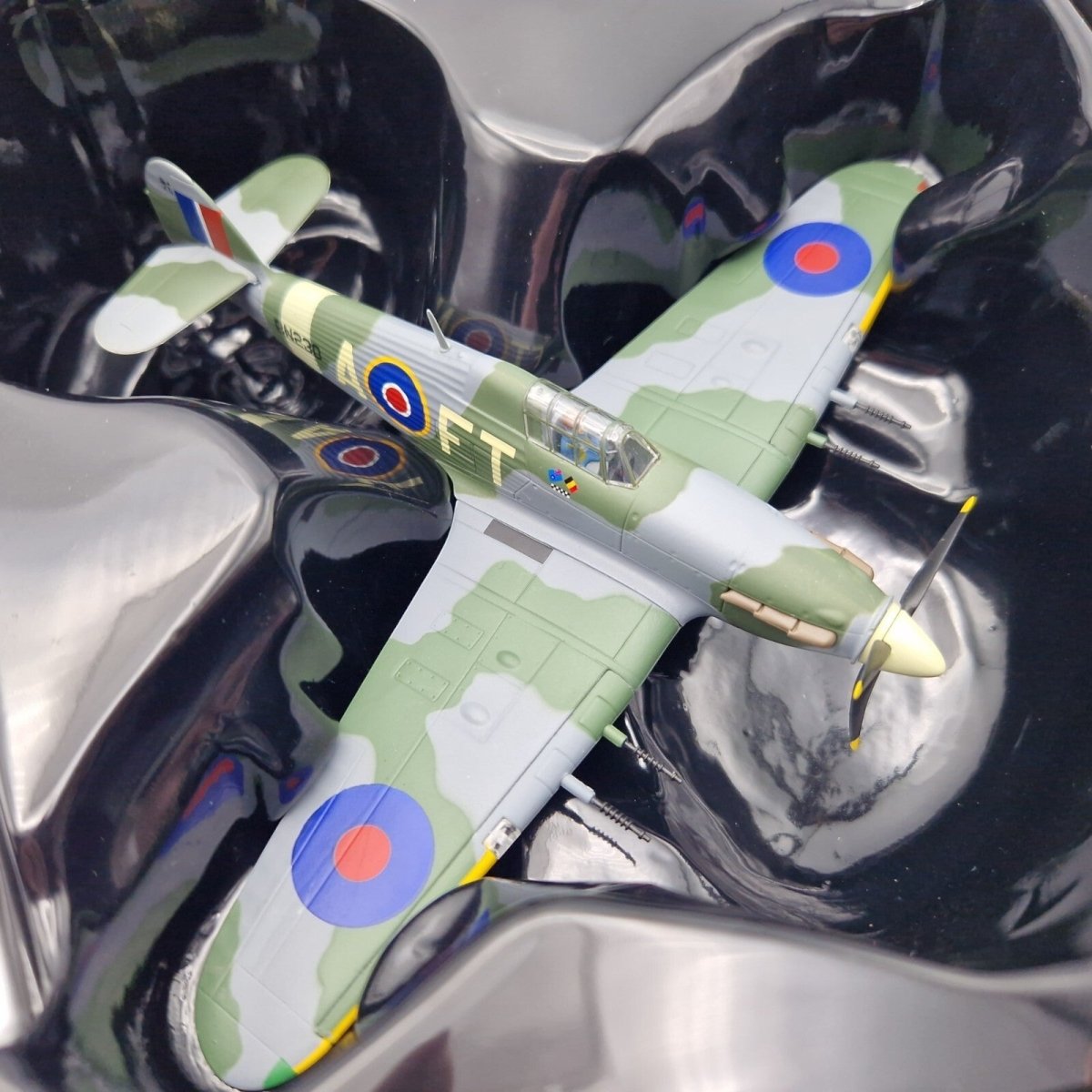 Corgi Aviation Archive 1:72 Hurricane MK.IIC, 43 Sqn RAF, Diecast Model AA39702A - Corgi