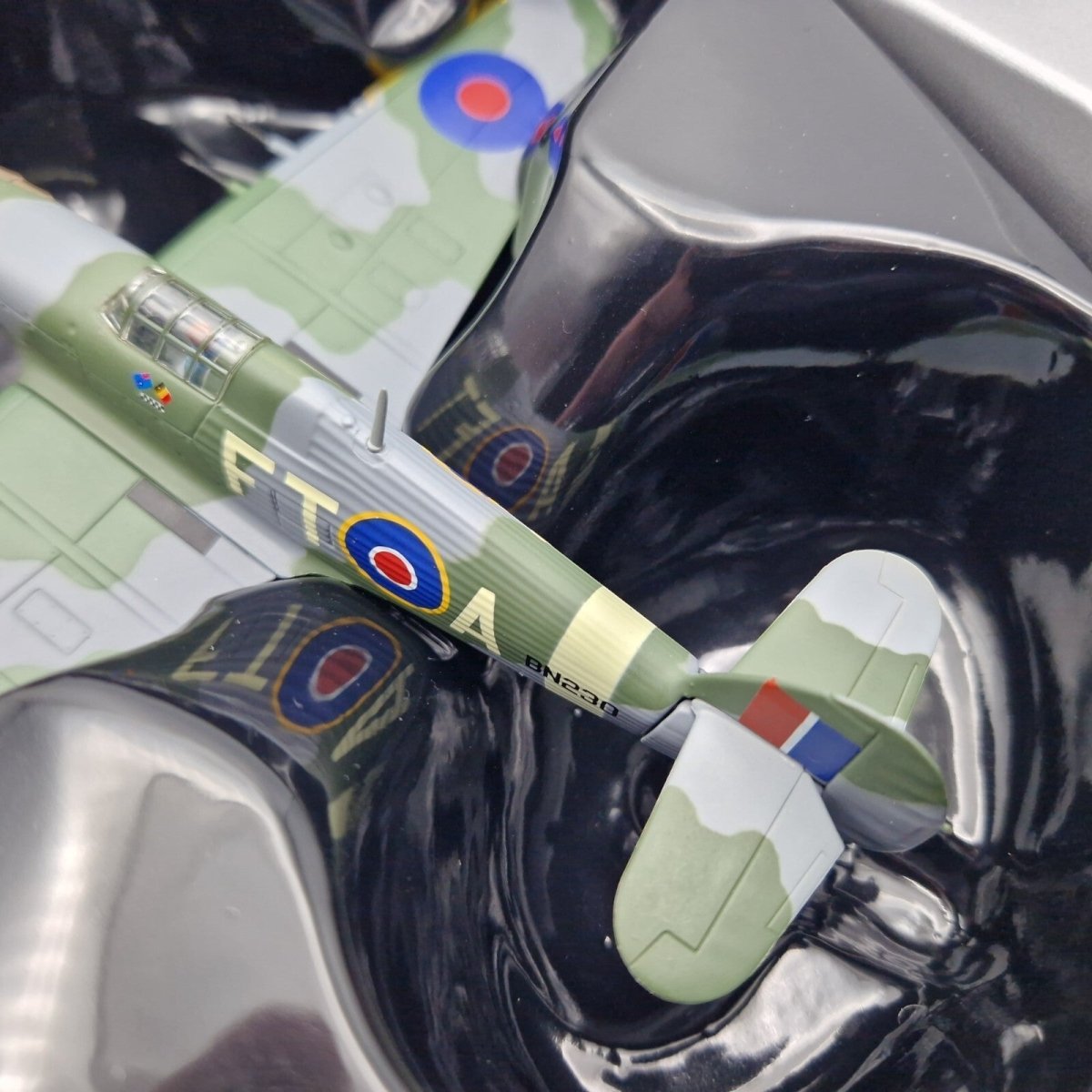 Corgi Aviation Archive 1:72 Hurricane MK.IIC, 43 Sqn RAF, Diecast Model AA39702A - Corgi