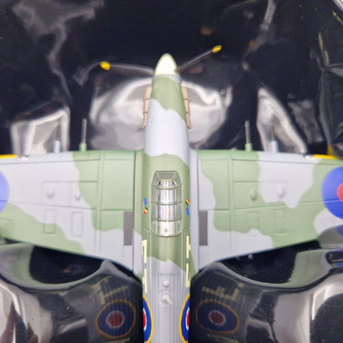 Corgi Aviation Archive 1:72 Hurricane MK.IIC, 43 Sqn RAF, Diecast Model AA39702A - Corgi