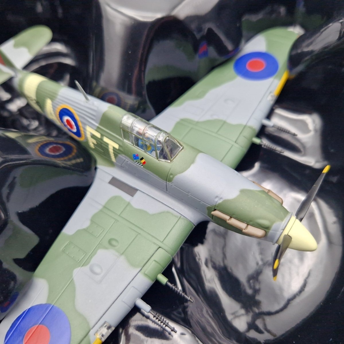 Corgi Aviation Archive 1:72 Hurricane MK.IIC, 43 Sqn RAF, Diecast Model AA39702A - Corgi