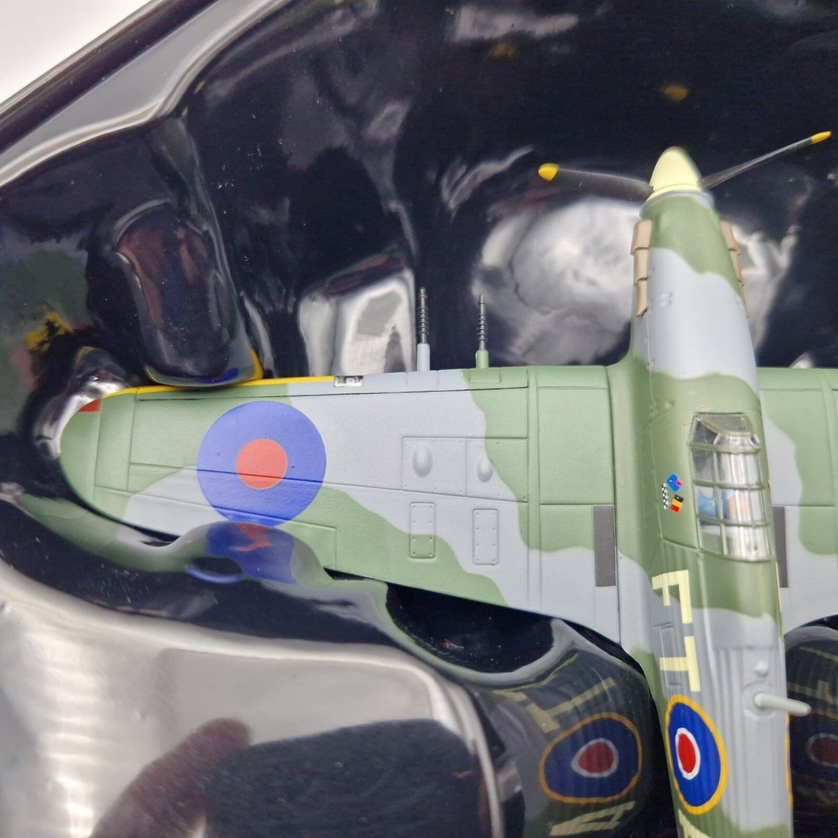 Corgi Aviation Archive 1:72 Hurricane MK.IIC, 43 Sqn RAF, Diecast Model AA39702A - Corgi