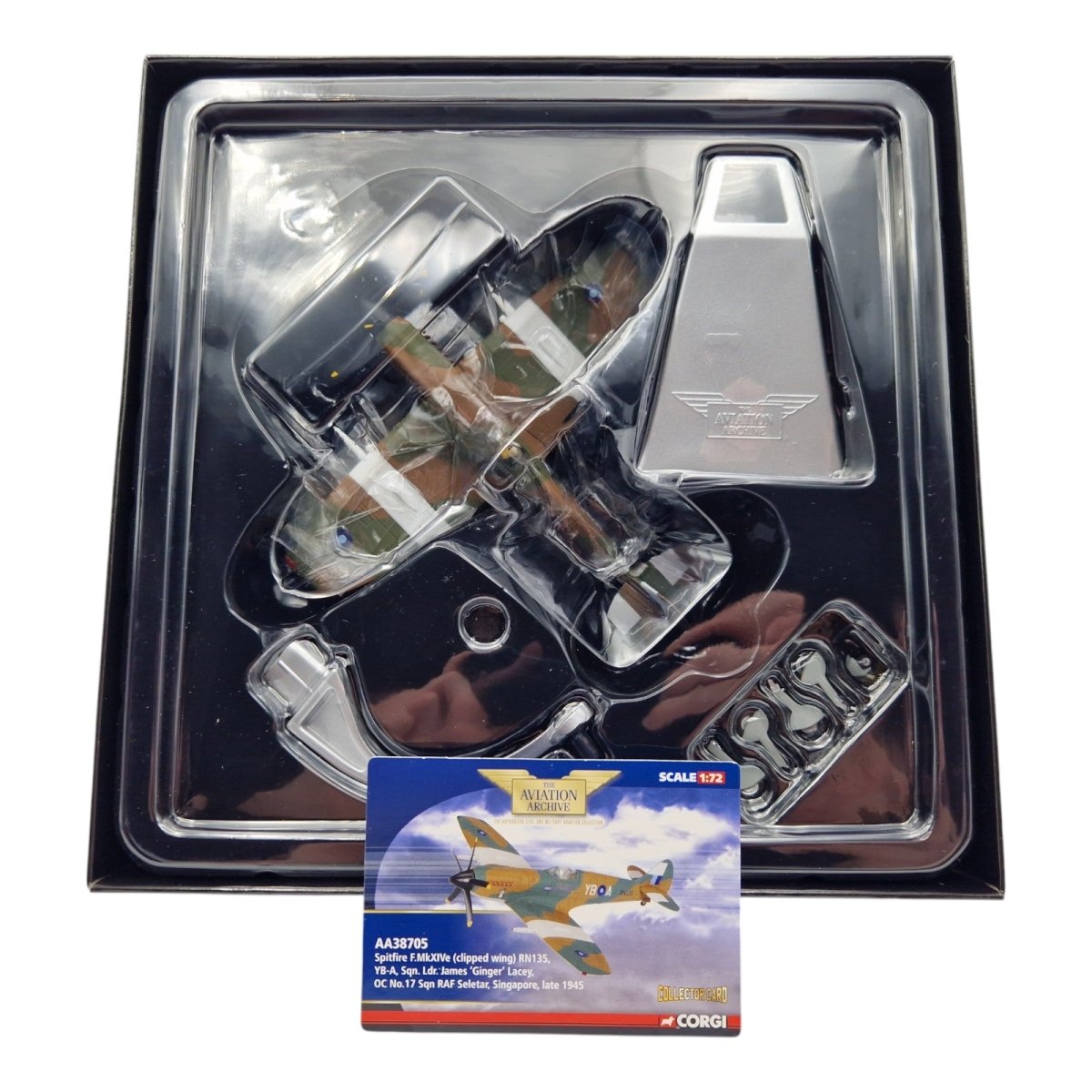 Corgi Aviation Archive 1:72 Spitfire F.MKXIVe, No.17 Sqn Singapore AA38705 - Corgi