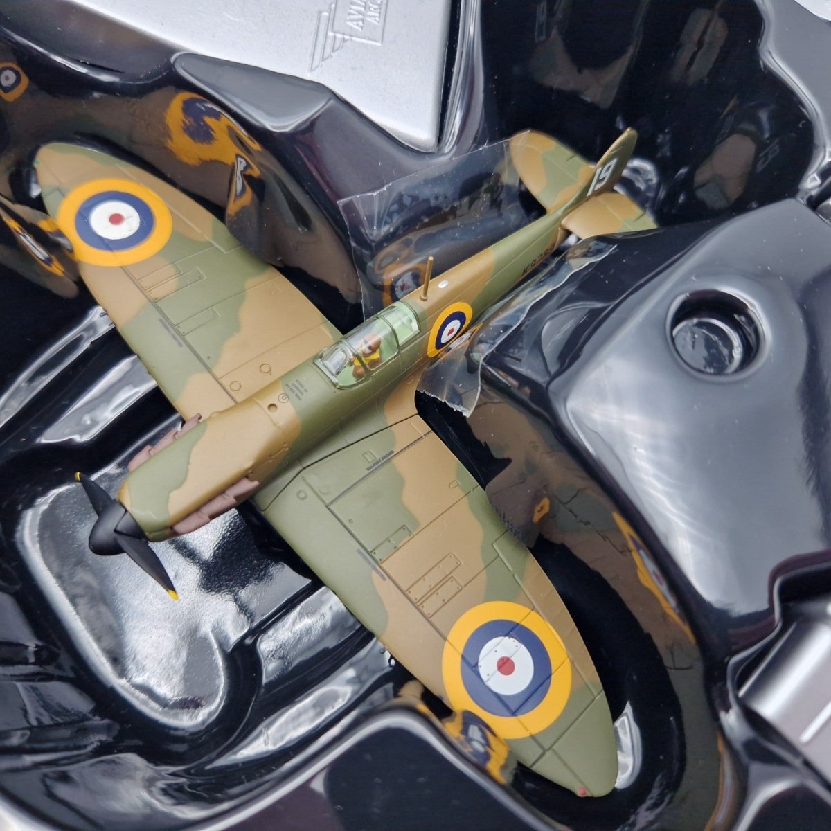 Corgi Aviation Archive 1:72 Spitfire MK1, Sqn Ldr Henry Cozens AA39202 - Corgi