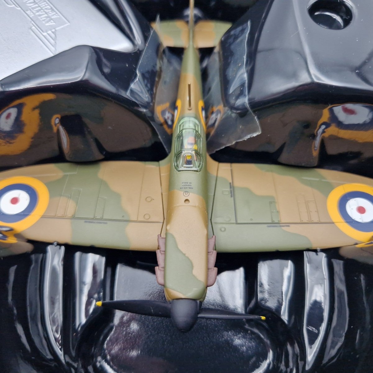 Corgi Aviation Archive 1:72 Spitfire MK1, Sqn Ldr Henry Cozens AA39202 - Corgi