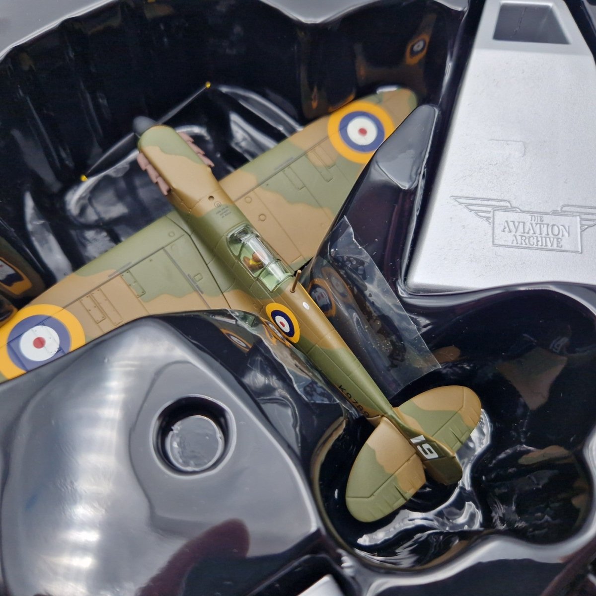 Corgi Aviation Archive 1:72 Spitfire MK1, Sqn Ldr Henry Cozens AA39202 - Corgi