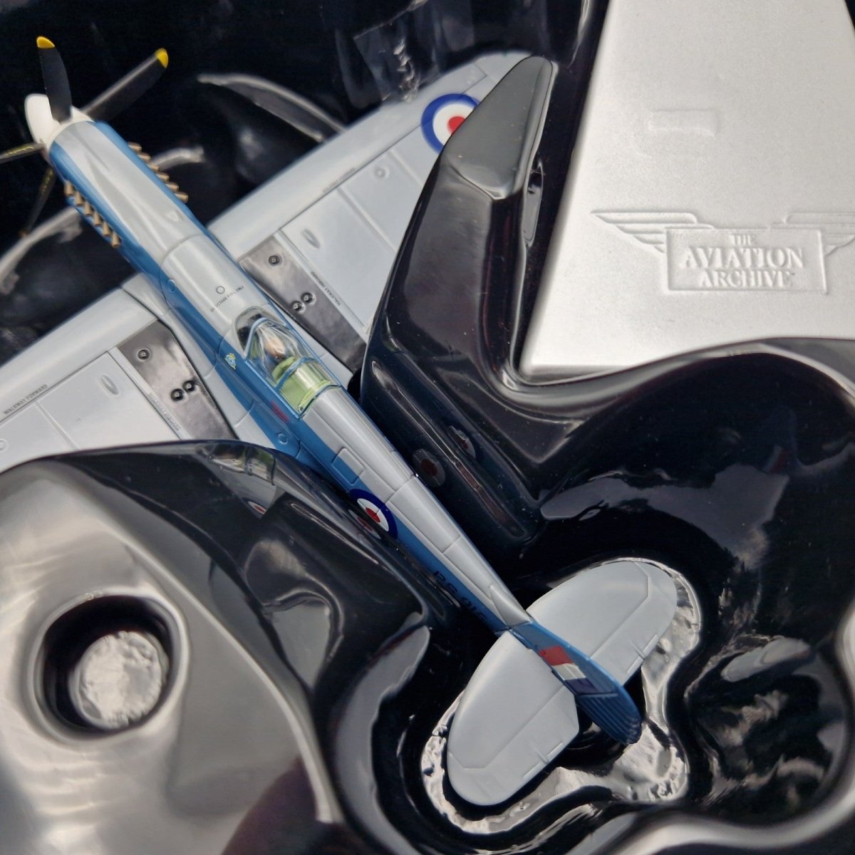 Corgi Aviation Archive 1:72 Spitfire PRXIX 'The Last' AA38704 - Corgi