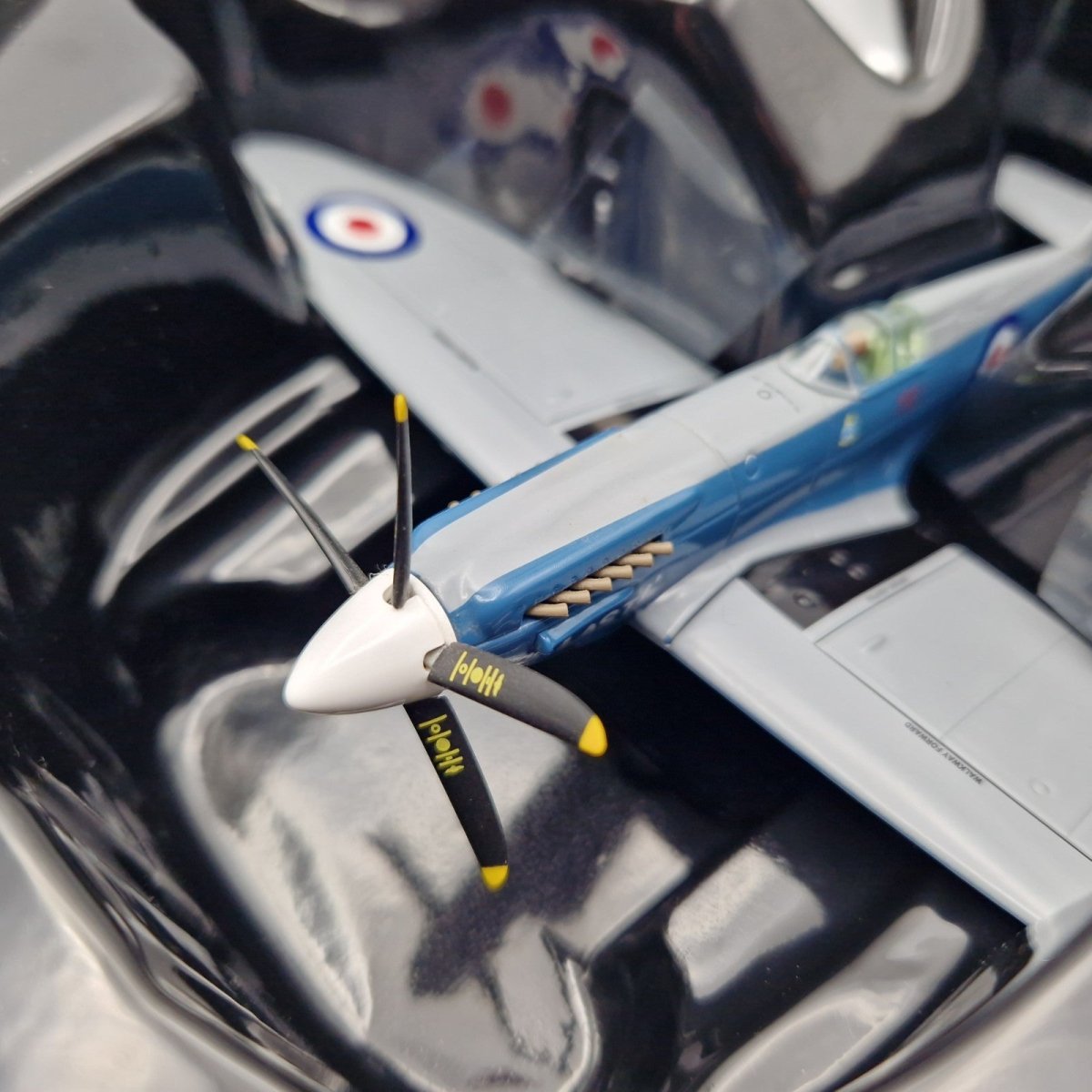 Corgi Aviation Archive 1:72 Spitfire PRXIX 'The Last' AA38704 - Corgi